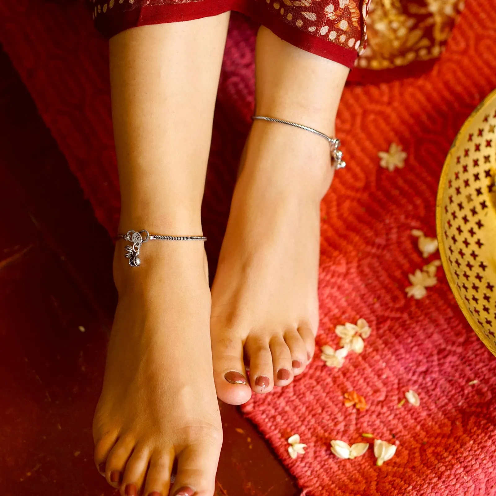 Teejh Single Line Silver Oxidized Ghungroo Anklets